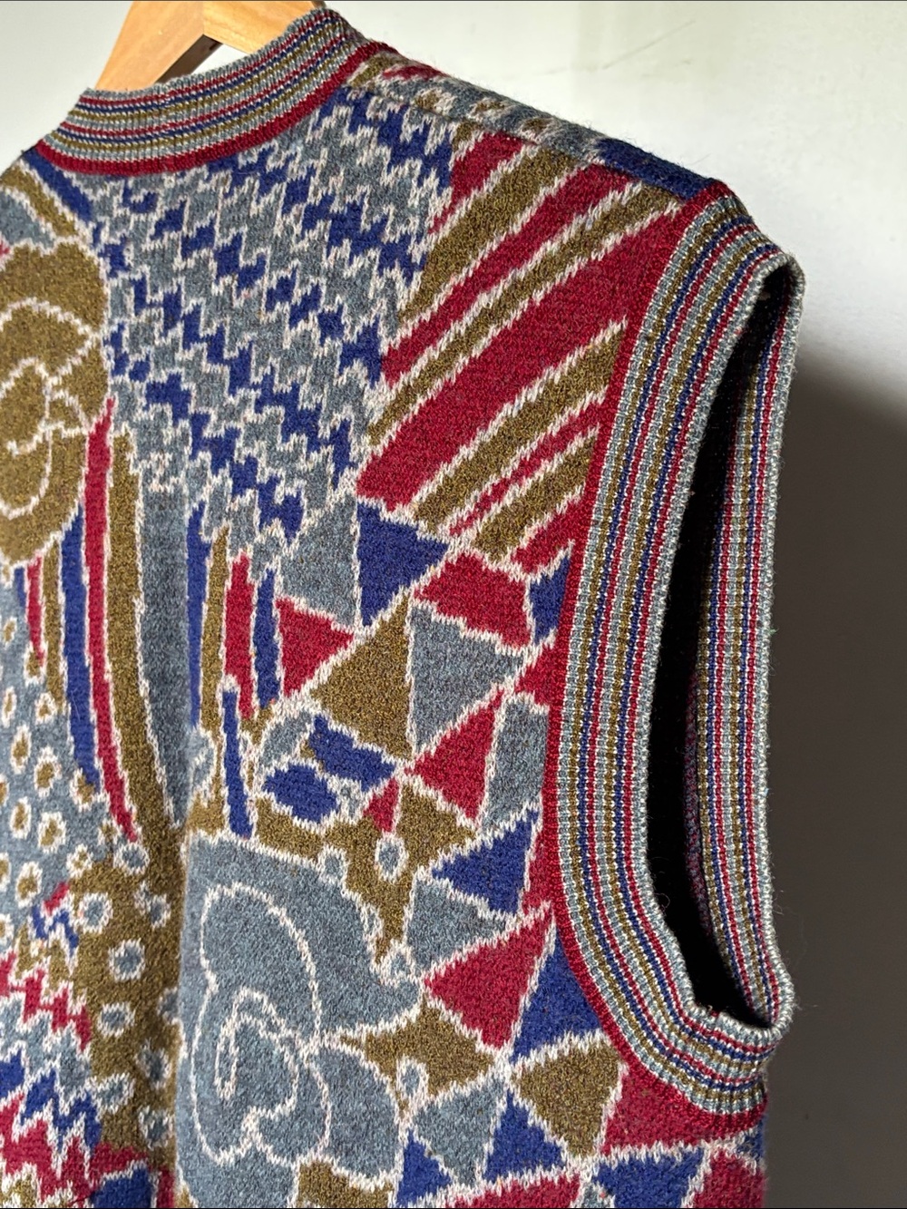 Missoni Sport Vest Multicolor Patterned Knit Made in Italy Size 44 - Picture 7 of 9